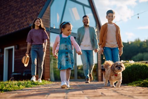 Fort Worth homeowners exploring we buy houses services for a quick home sale